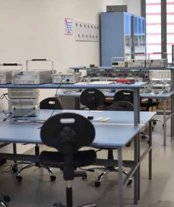 Electronics & Circuits Lab
